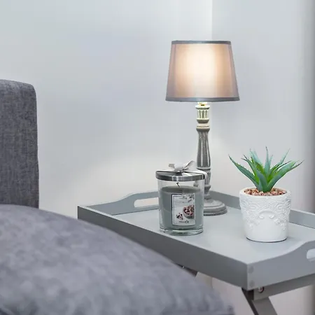 Chmielna 2 By Your Freedom Warschau