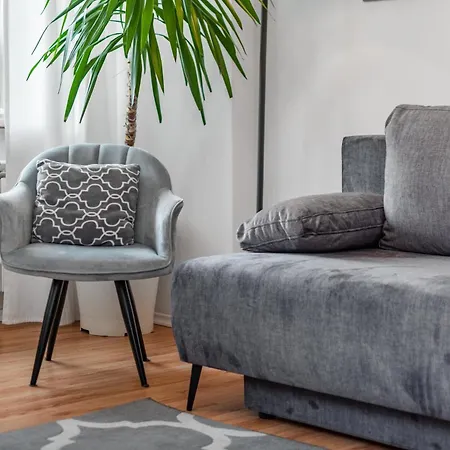 Chmielna 2 By Your Freedom Warschau