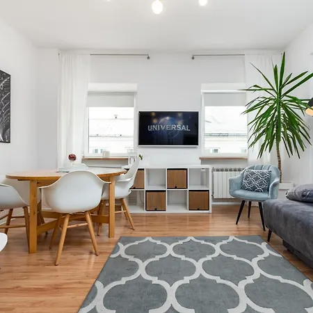 Chmielna 2 By Your Freedom